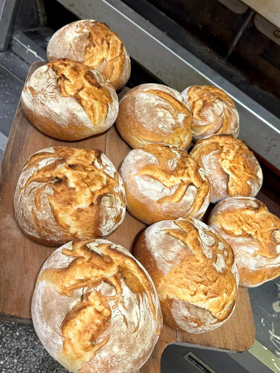 Pâine Rustică, coaptă pe vatră